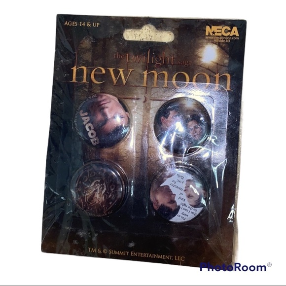 Twilight New Moon Saga Pin sets - Picture 3 of 4
